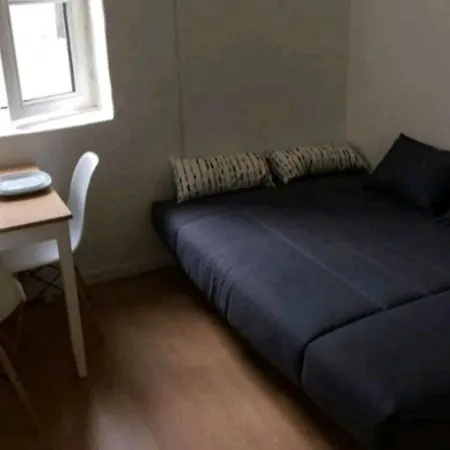 Apartment Joli Studio Refait A Neuf Dans Le Centre Ville De Aux Chartrons