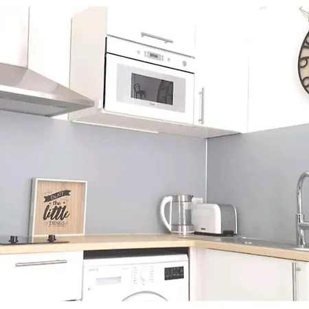 Joli Studio Refait A Neuf Dans Le Centre Ville De Aux Chartrons Apartment Bordeaux